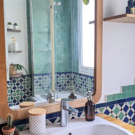 Appartamento Pretty Family 65 M Typical Parisian *