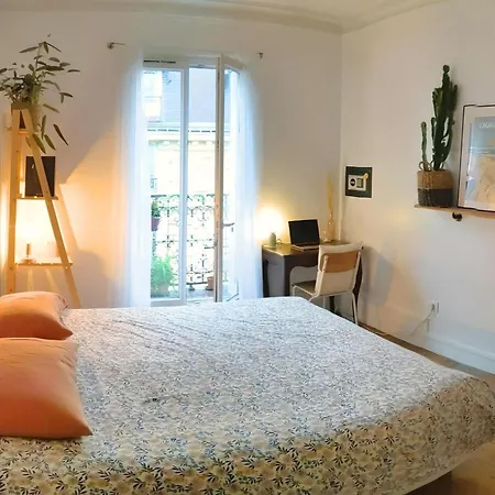 Pretty Family 65 M Typical Parisian Appartamento
